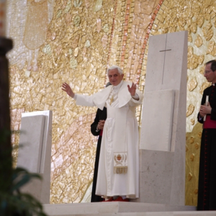 Presença do Santo Padre Bento XVI na Igreja da Santíssima Trindade