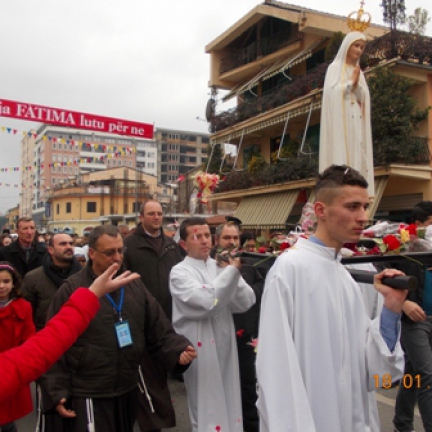 Imagem Peregrina da Virgem de Fátima em visita à Albânia