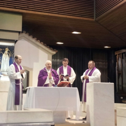 D. Mauro Piacenza em Fátima a presidir a reunião da Fundação Ajuda à Igreja que Sofre