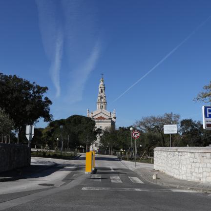 Parques de estacionamento do Santuário de Fátima vão continuar a ser gratuitos