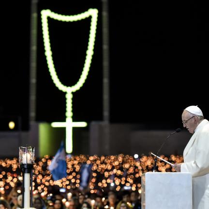 Papa Francisco destaca “silêncio orante” e “mar de luz” vivido no Santuário de Fátima