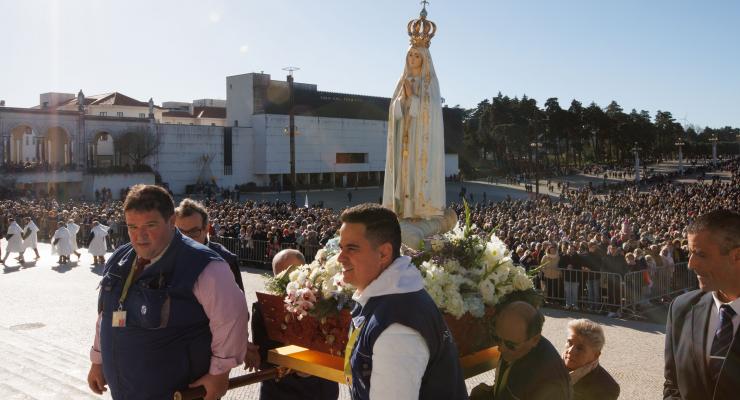 “Cuanto más ignoramos a Dios, más distorsionamos su proyecto de felicidad”