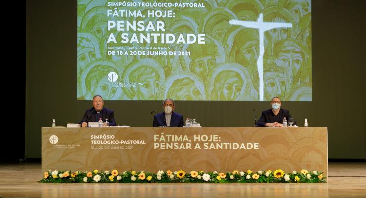 Atas do Congresso Internacional do Centenário de Fátima - “Pensar Fátima – Leituras interdisciplinares” estão disponíveis